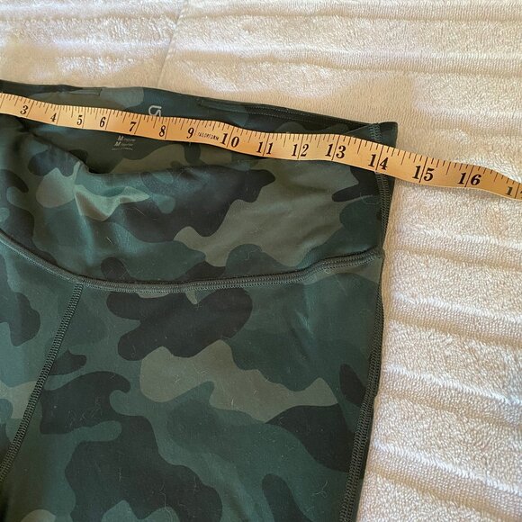 GapFit Leggings - green camo pattern - Picture 8 of 16